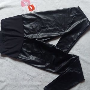 NEW WITH TAGS Maternity leather leggings HOT KISS size small in black